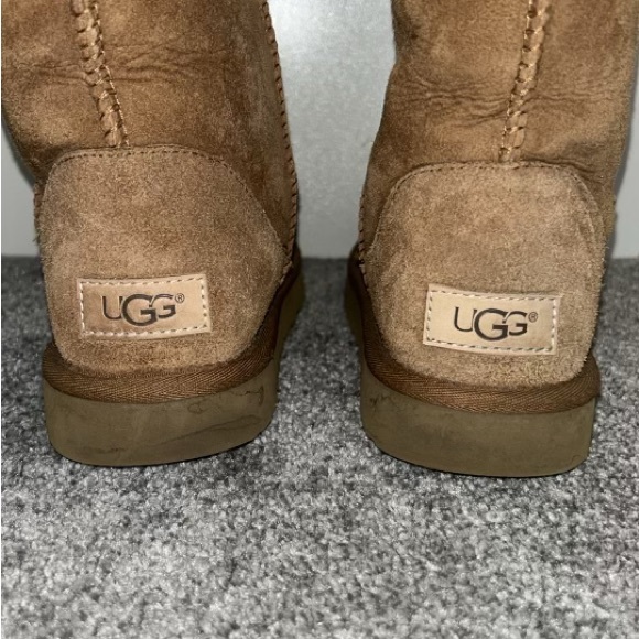 UGG - Picture 2 of 7